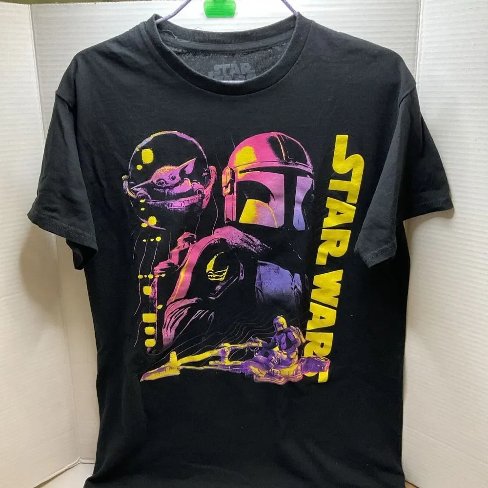 Star Wars The Mandalorian Men's Medium T-Shirt Short Sleeve‎